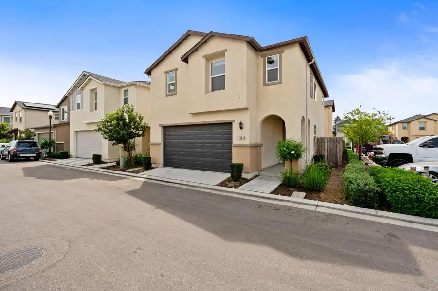 6389 E Moscato Drive, Fresno, CA 93727 - #2