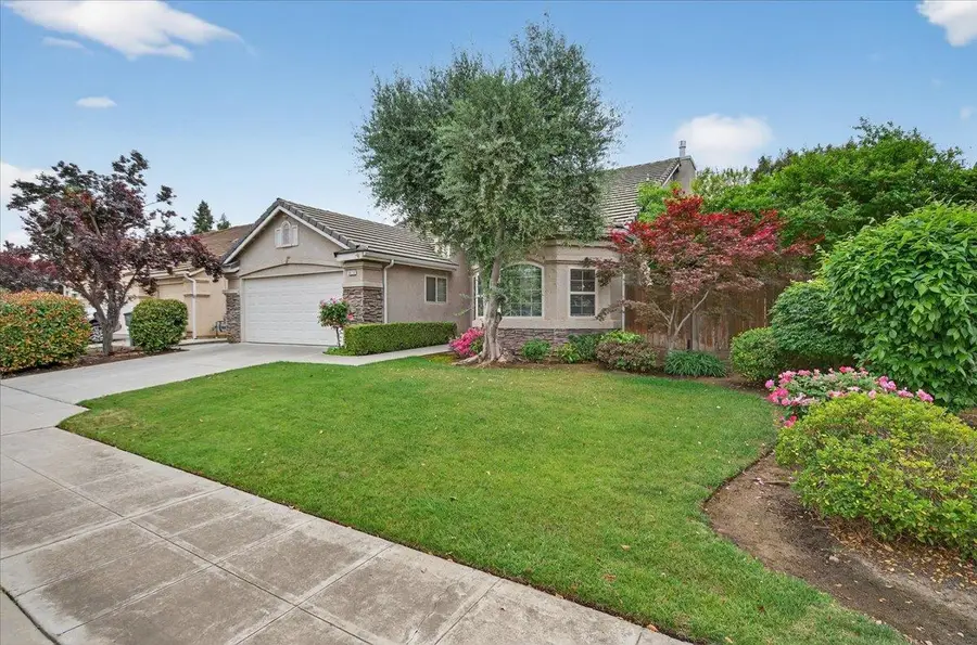 2873 E El Paso Avenue, Fresno, CA 93720 - #2