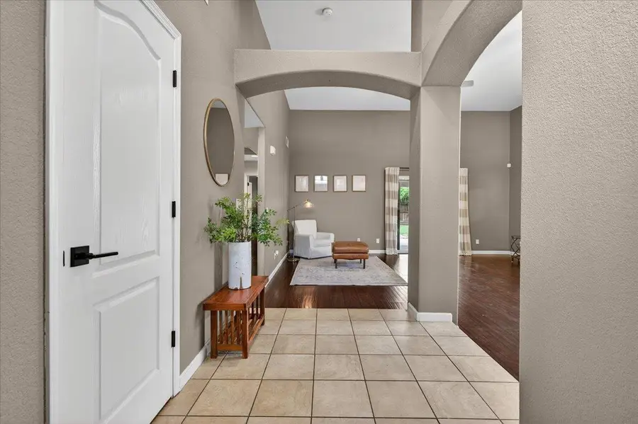 2873 E El Paso Avenue, Fresno, CA 93720 - #3