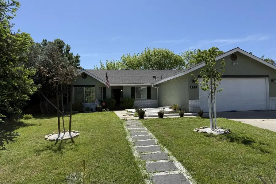 409 W Packwood Avenue, Visalia, CA 93277 - #2