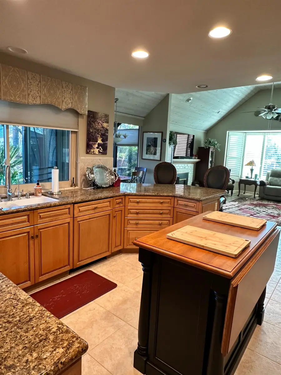 2555 W Bluff, Fresno, CA 93711 - #3