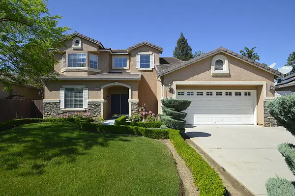 1756 N Holly Avenue, Clovis, CA 93619