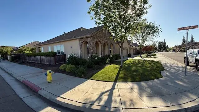 2688 Vartikian Avenue, Clovis, CA 93611 - #2