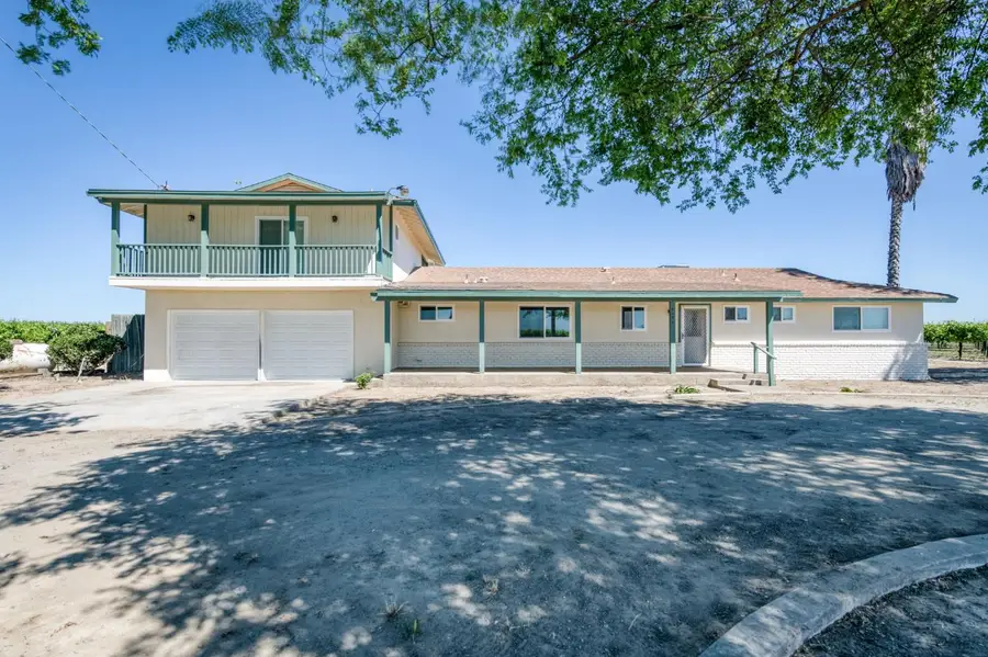 4154 W Mountain View Avenue, Caruthers, CA 93609 - #3