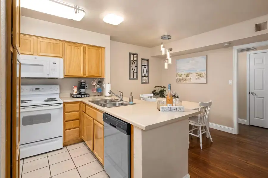 2881 Huntington Boulevard #225, Fresno, CA 93721 - #3