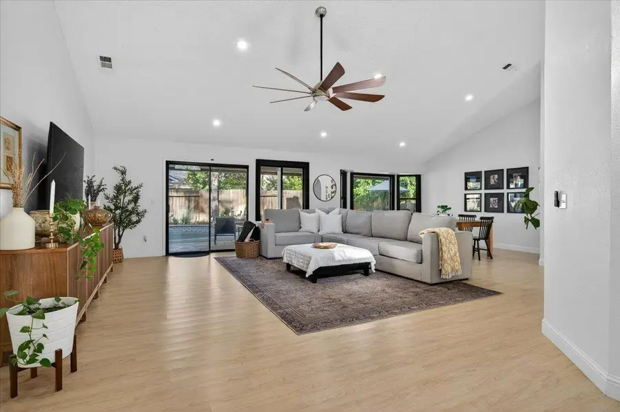 6413 N Arthur Avenue, Fresno, CA 93711 - #3