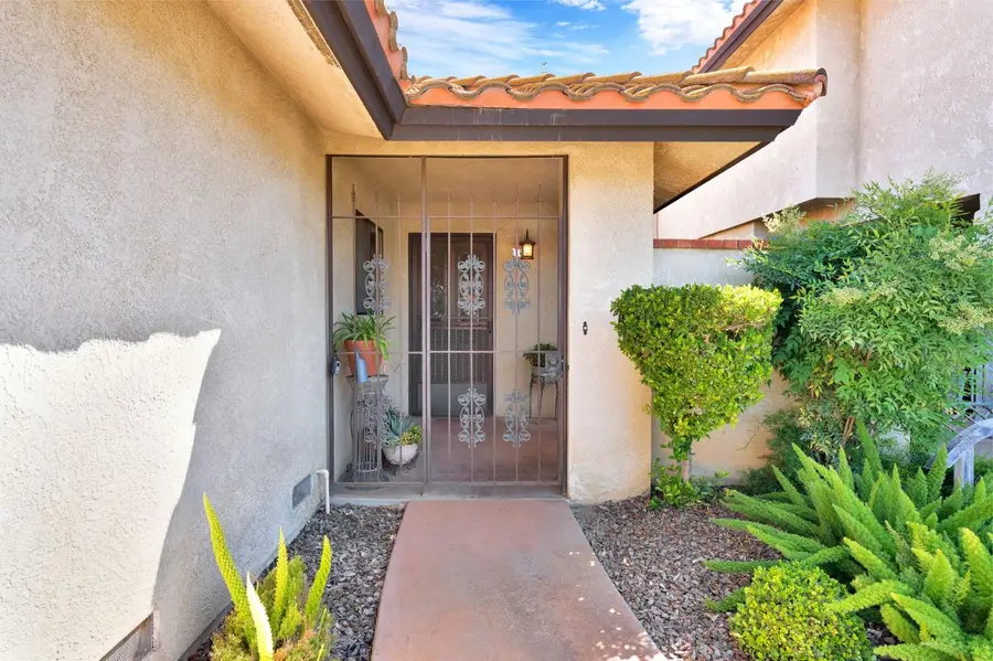 917 Valley Way, Madera, CA 93637 - #2