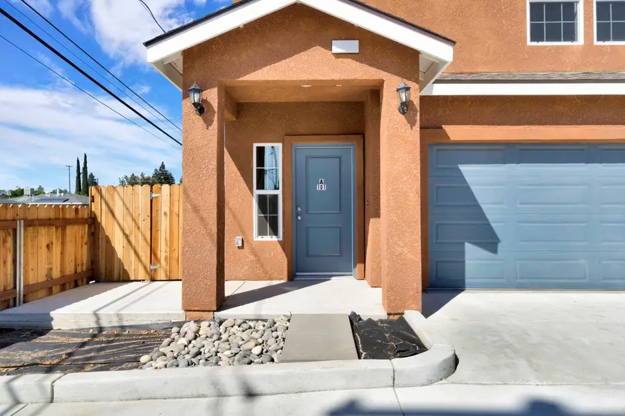 5454 W Fairmont Avenue, Fresno, CA 93722 - #2