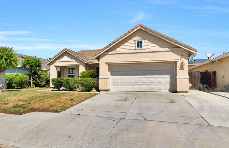 5257 E Byrd Avenue, Fresno, CA 93725 - #3