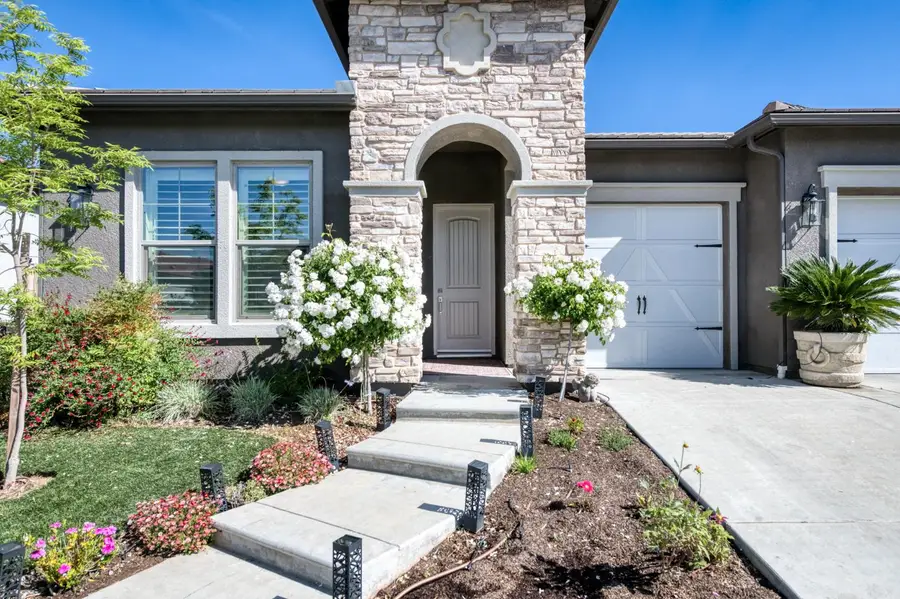 2723 Vermont Avenue, Clovis, CA 93619 - #2