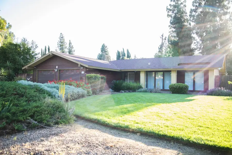 1692 S Bush Avenue, Fresno, CA 93727 - #2