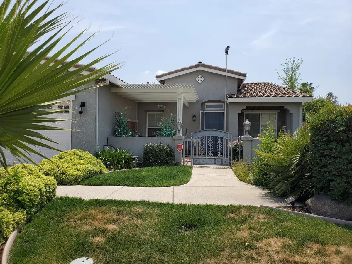 1764 Golden Way, Dinuba, CA 93618 - #1