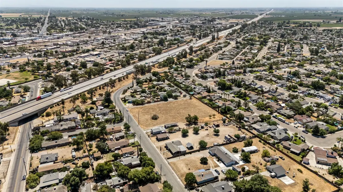 2595 Pine Street, Selma, CA 93662 - #1