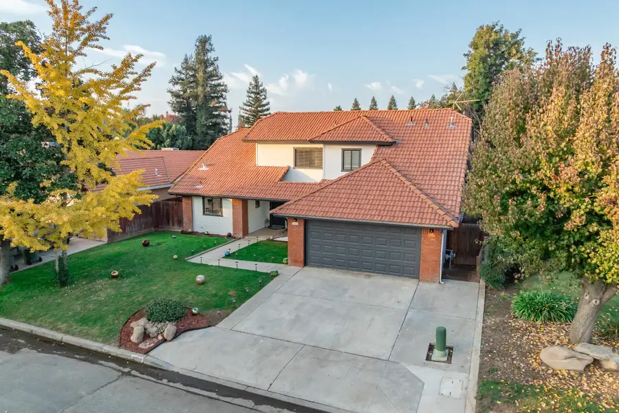 2094 E El Paso Avenue, Fresno, CA 93720 - #3