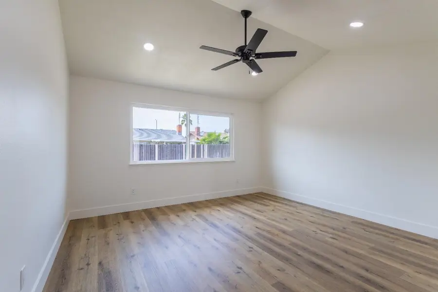 3094 Timmy Avenue, Clovis, CA 93612 - #2