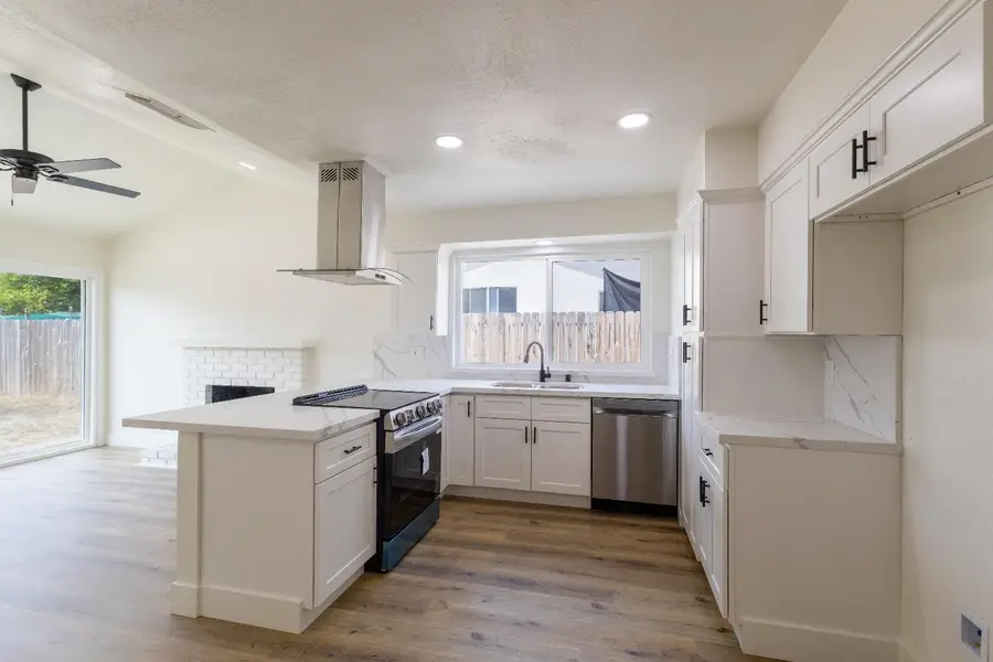 3094 Timmy Avenue, Clovis, CA 93612 - #3