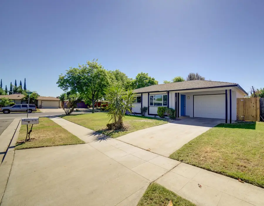 3231 W Indianapolis Avenue, Fresno, CA 93722 - #3