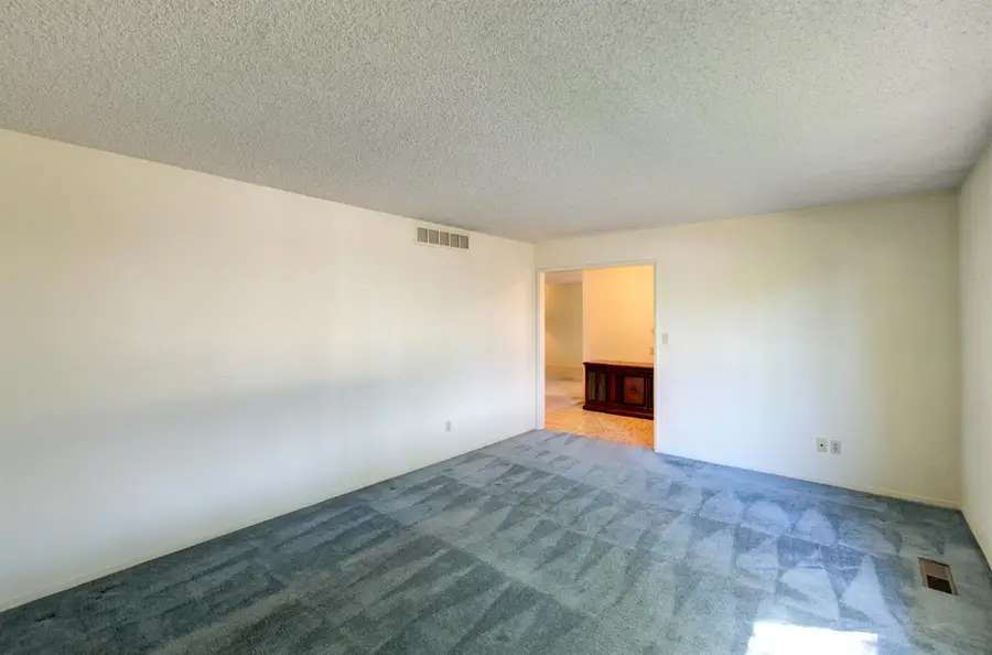 6656 N Dearing Avenue, Fresno, CA 93710 - #3