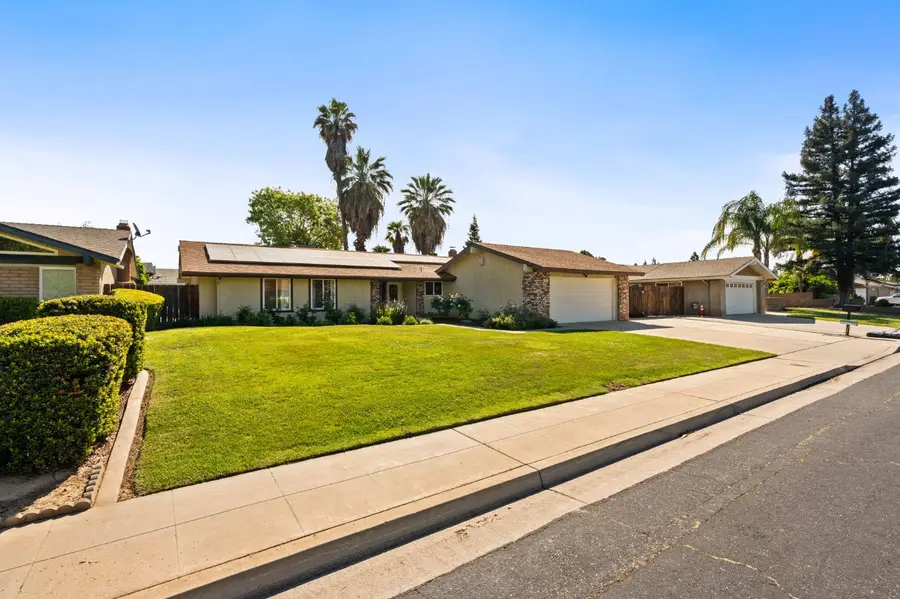 465 Bliss Avenue, Clovis, CA 93611 - #2