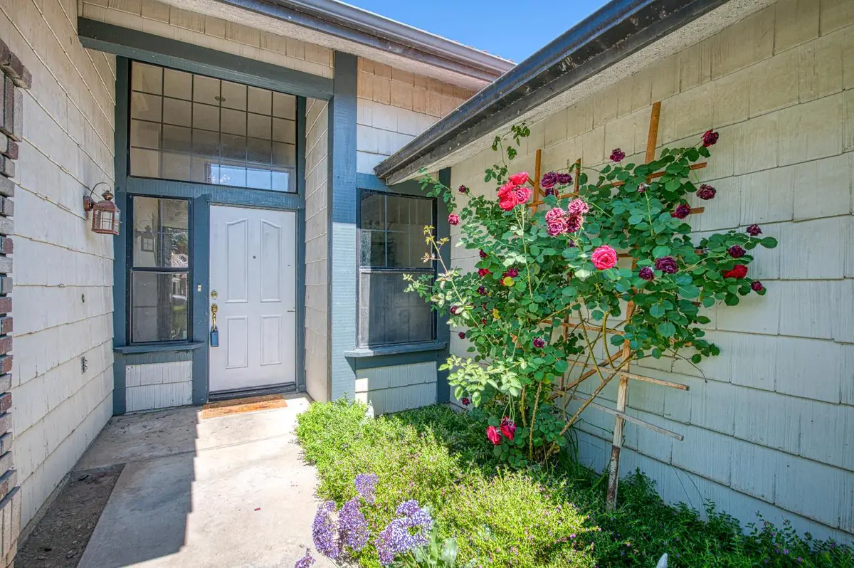 2091 Escalon Avenue, Clovis, CA 93611 - #1