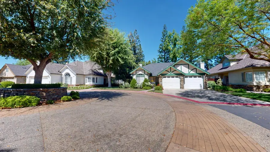 2808 W Brentford Court, Fresno, CA 93711 - #2