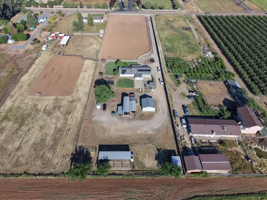 3765 N Greenwood Avenue, Sanger, CA 93657 - #3