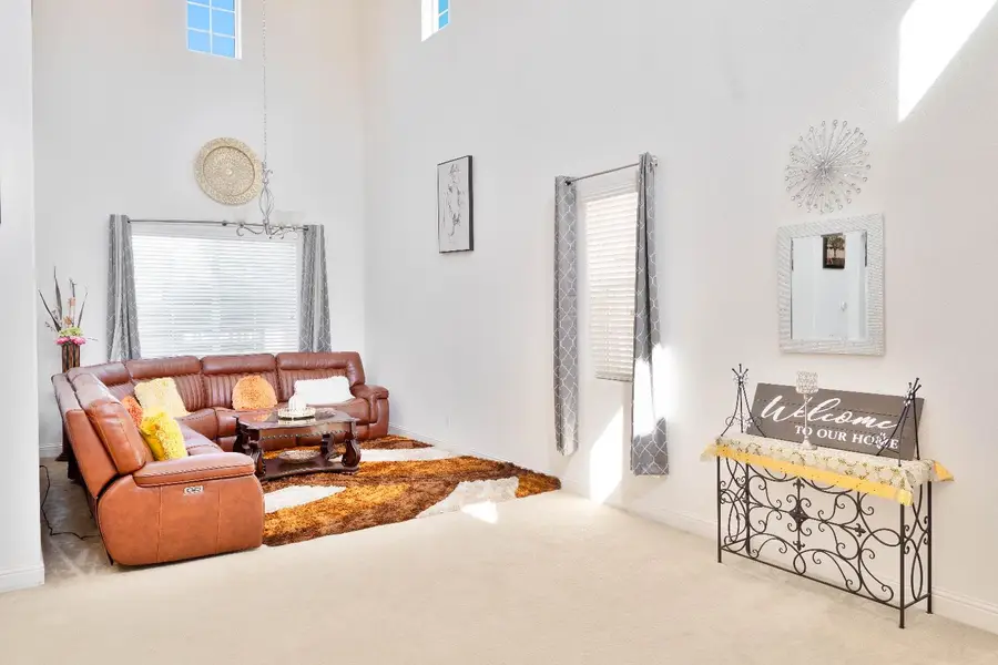 1714 Graybark Avenue, Clovis, CA 93619 - #3