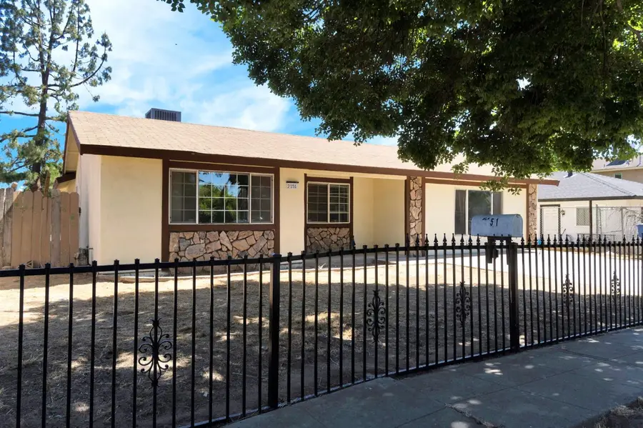 2151 S Bardell Avenue, Fresno, CA 93706 - #3