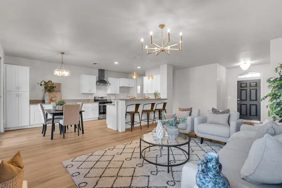 2423 S Sabre Avenue, Fresno, CA 93727 - #3