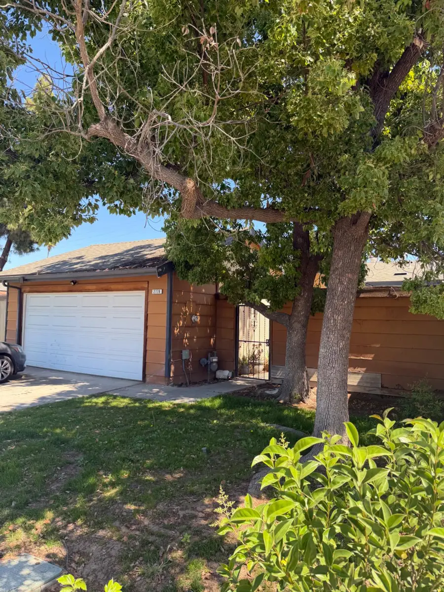 2778 N Selland Avenue, Fresno, CA 93722 - #2