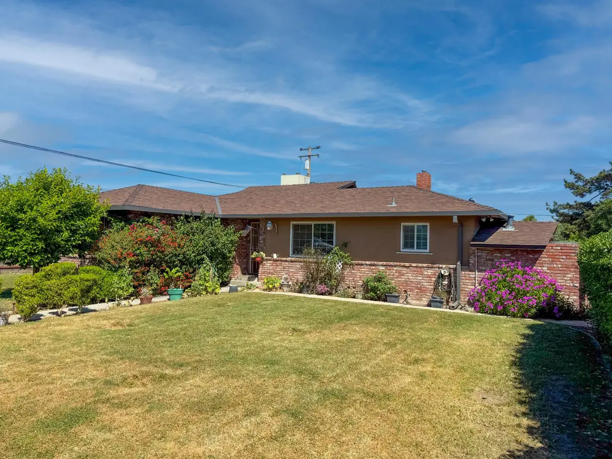 738 N Garden Avenue, Fresno, CA 93727 - #1