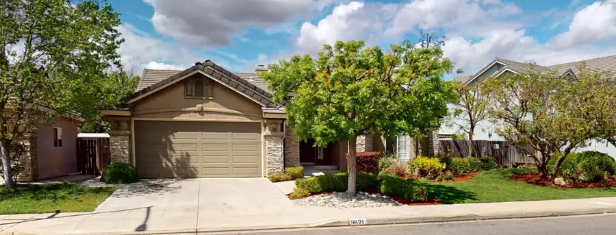 9821 N Sierra Vista Avenue, Fresno, CA 93720 - #3