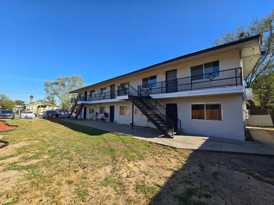 2452 S 9th Street, Fresno, CA 93725 - #2