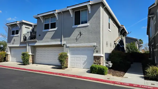373 N Amedeo Lane #373, Clovis, CA 93611