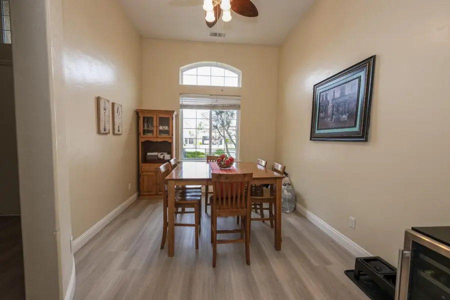 2933 E Quincy Avenue, Fresno, CA 93720 - #3