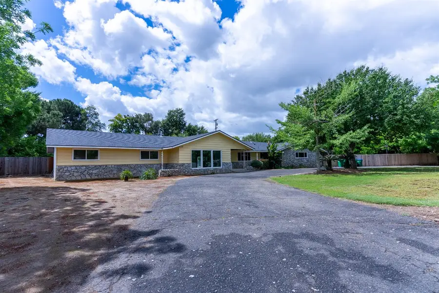 5454 E Butler Avenue, Fresno, CA 93727 - #2