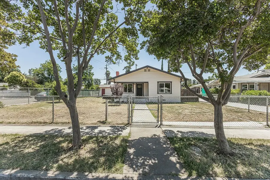 1044 E Cornell Avenue, Fresno, CA 93704 - #2