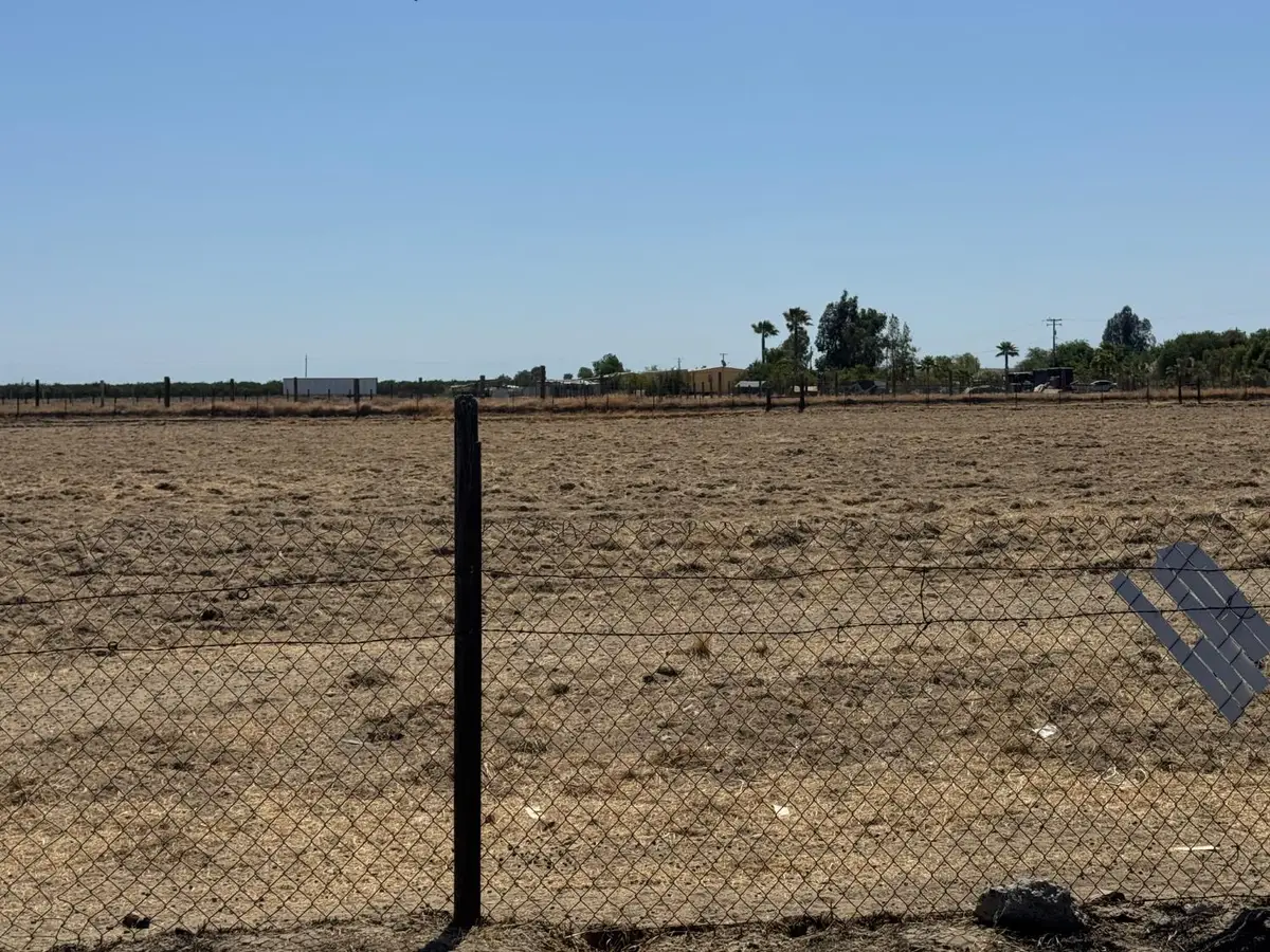 19540 W Central Avenue, Kerman, CA 93630 - #1