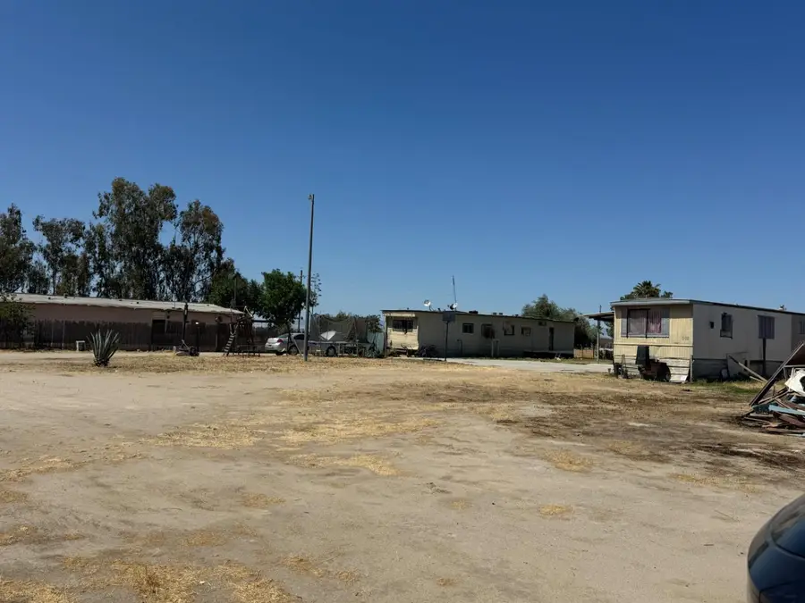 19540 W Central Avenue, Kerman, CA 93630 - #3
