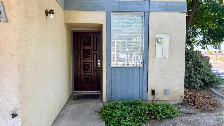 40 N 19th Avenue #A, Lemoore, CA 93245 - #2