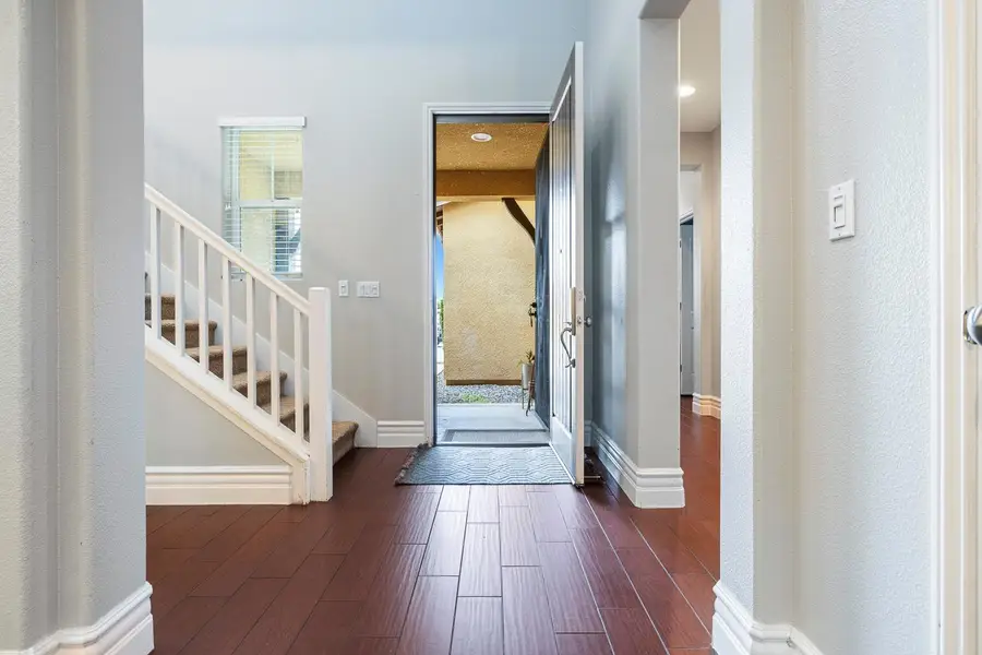 1047 Maine Avenue, Clovis, CA 93619 - #3