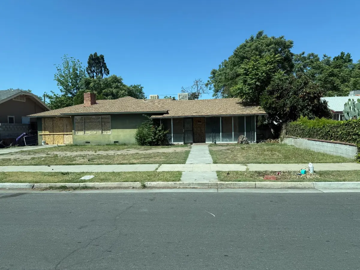 1021 E Cortland Avenue, Fresno, CA 93704 - #1