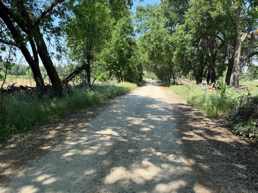 400 N Frankwood Avenue, Sanger, CA 93657 - #2