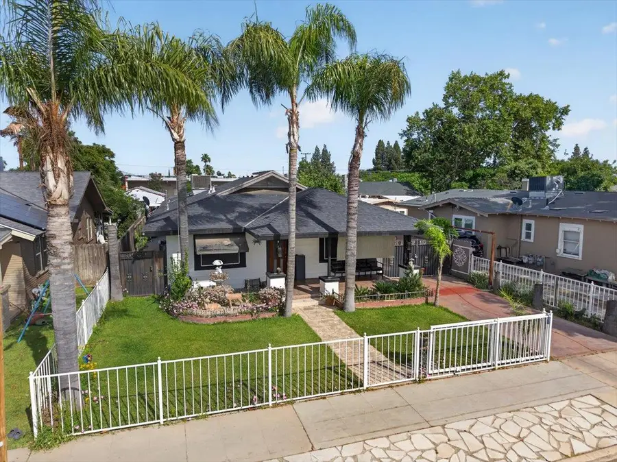 1264 N Calaveras Street, Fresno, CA 93728 - #2