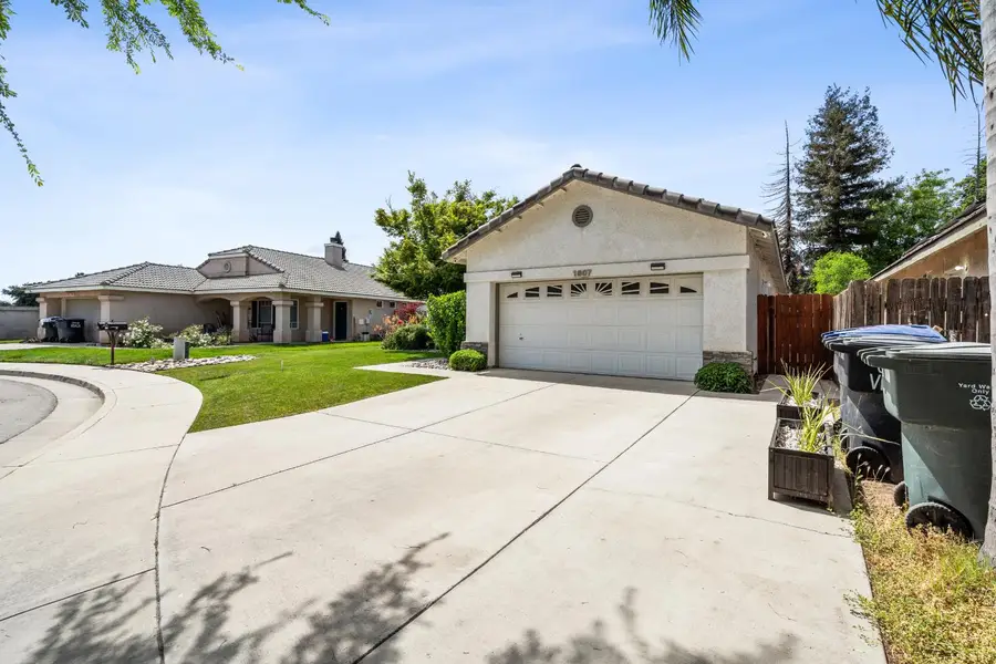 1607 North Sol Court, Visalia, CA 93292 - #2