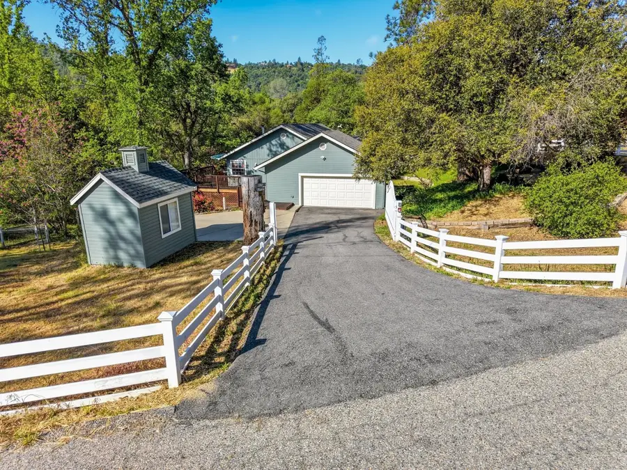 37927 China Creek Road, Oakhurst, CA 93644 - #2
