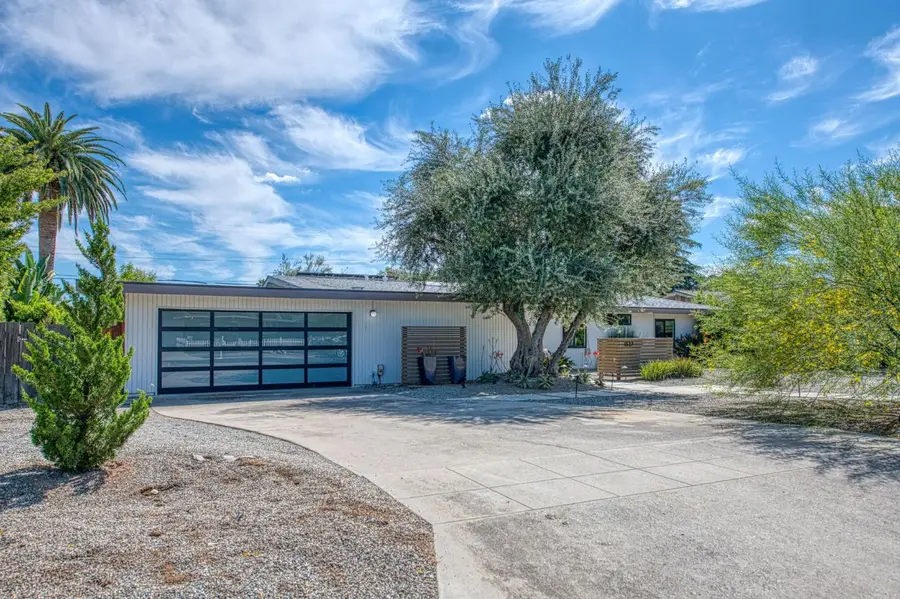 1527 W San Ramon Avenue, Fresno, CA 93711 - #2