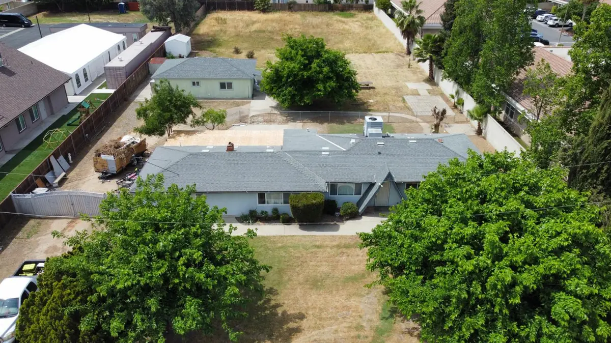 7421 N Maple Avenue, Fresno, CA 93720 - #1