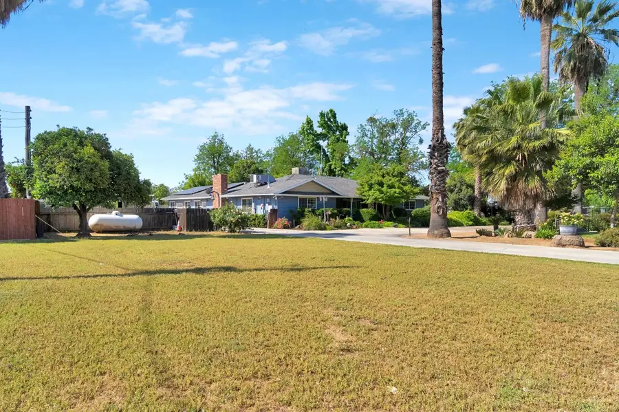 6655 E Olive Avenue, Fresno, CA 93727 - #2