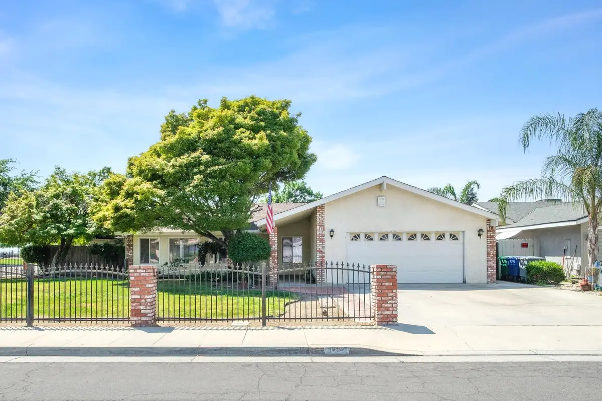 1305 Barbara Street, Selma, CA 93662 - #1